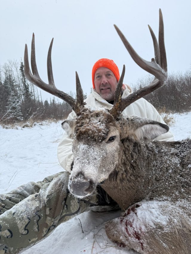 cropped-2025-whitetail-trophy-CHA-don-1.jpeg